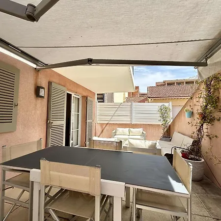 T2 En Centre-ville, Terrasse, Clim Et Parking, Proche Et Commodites - Fr-1-226-550 Daire Sainte-Maxime