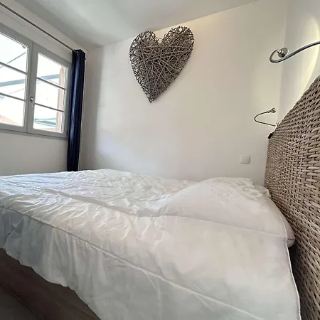 T2 En Centre-ville, Terrasse, Clim Et Parking, Proche Et Commodites - Fr-1-226-550 * Sainte-Maxime