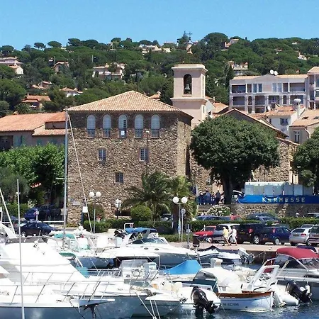 T2 En Centre-ville, Terrasse, Clim Et Parking, Proche Et Commodites - Fr-1-226-550 Sainte-Maxime