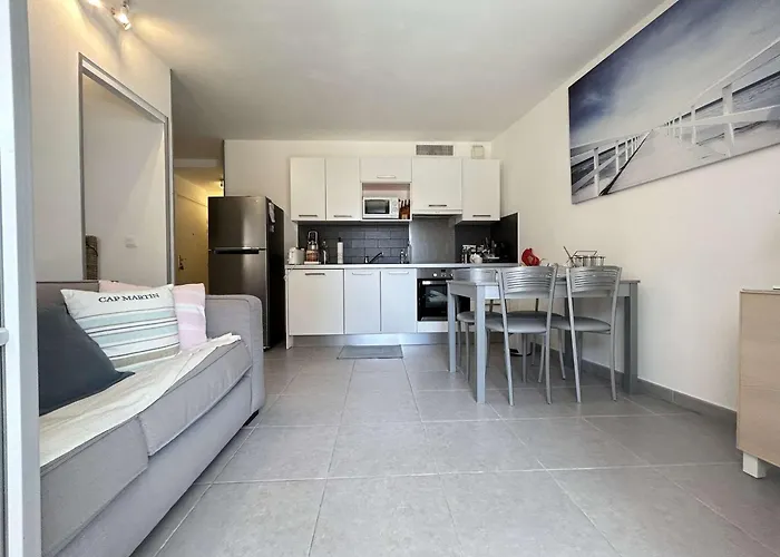 Lägenhet T2 En Centre-ville, Terrasse, Clim Et Parking, Proche Et Commodites - Fr-1-226-550 Sainte-Maxime