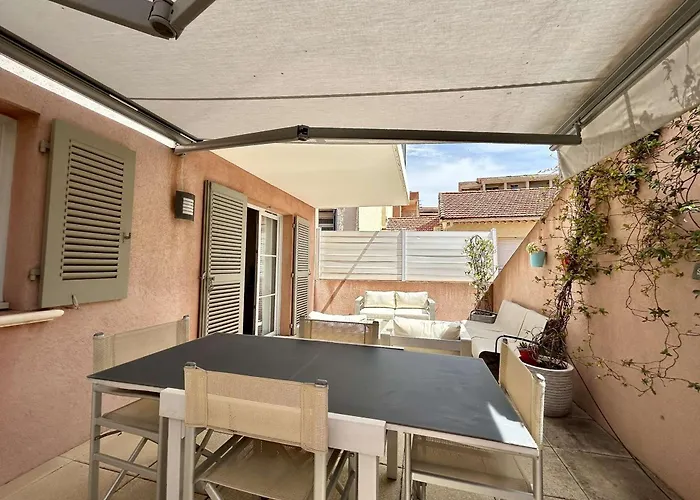 T2 En Centre-ville, Terrasse, Clim Et Parking, Proche Et Commodites - Fr-1-226-550 Lägenhet Sainte-Maxime