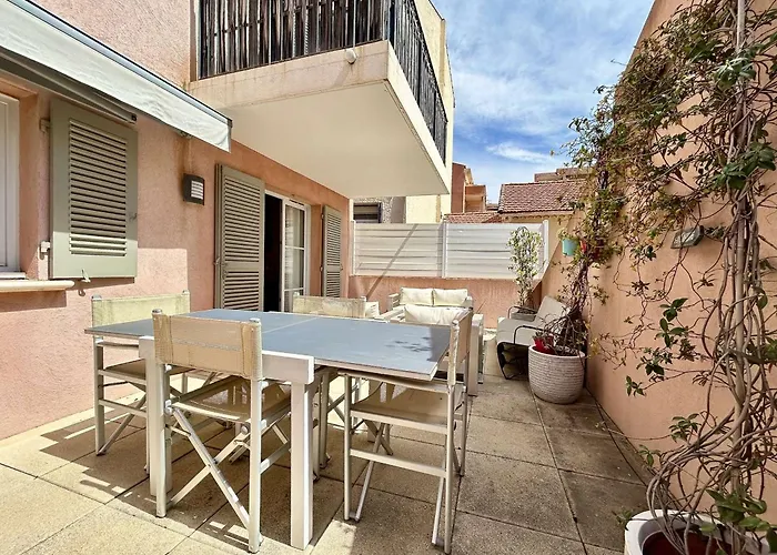 T2 En Centre-ville, Terrasse, Clim Et Parking, Proche Et Commodites - Fr-1-226-550 Lägenhet Sainte-Maxime